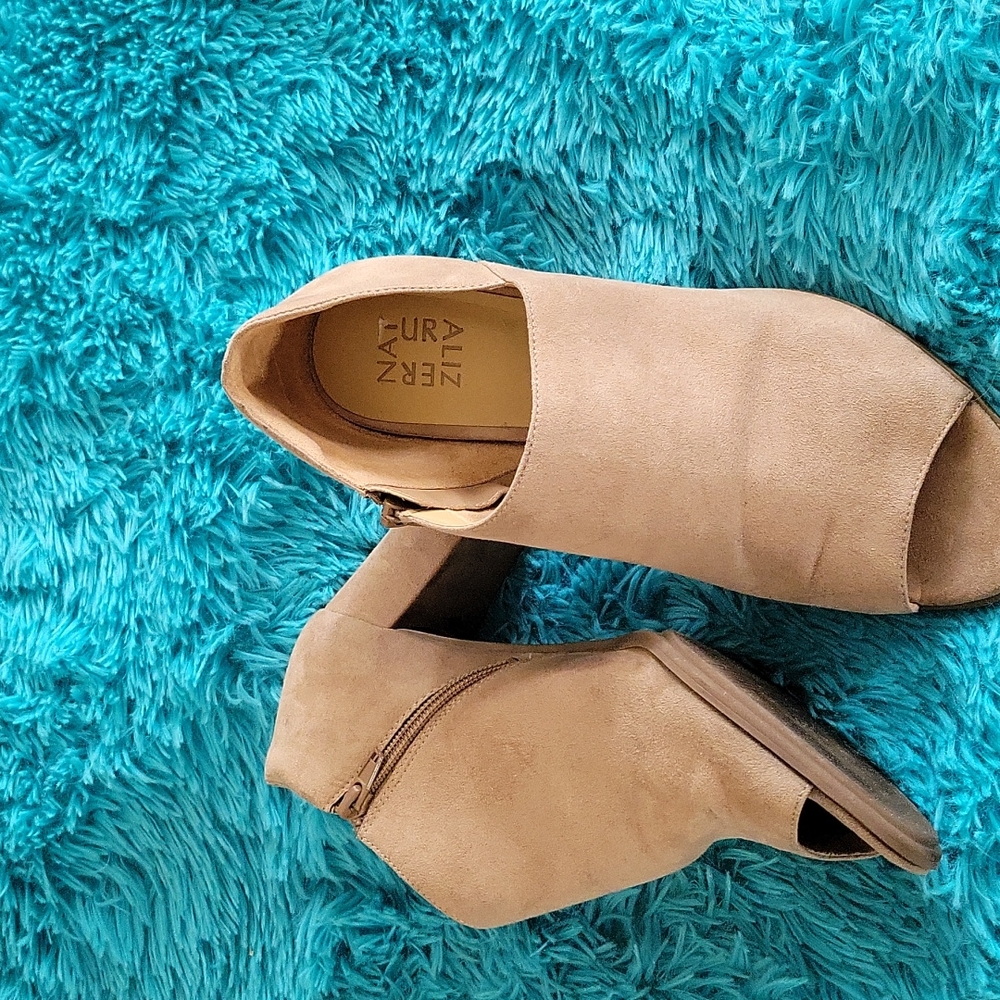 Naturalizer Tan Suede Peep Toe Ankle Booties Size 10